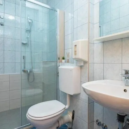 Lägenhet Azzurro 2 By Guide *